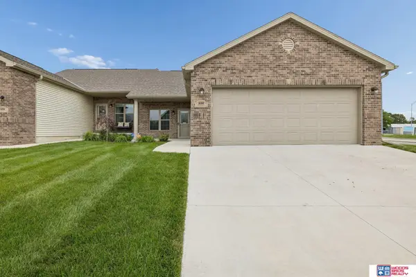 8190 Regent Drive, Lincoln, NE 68507