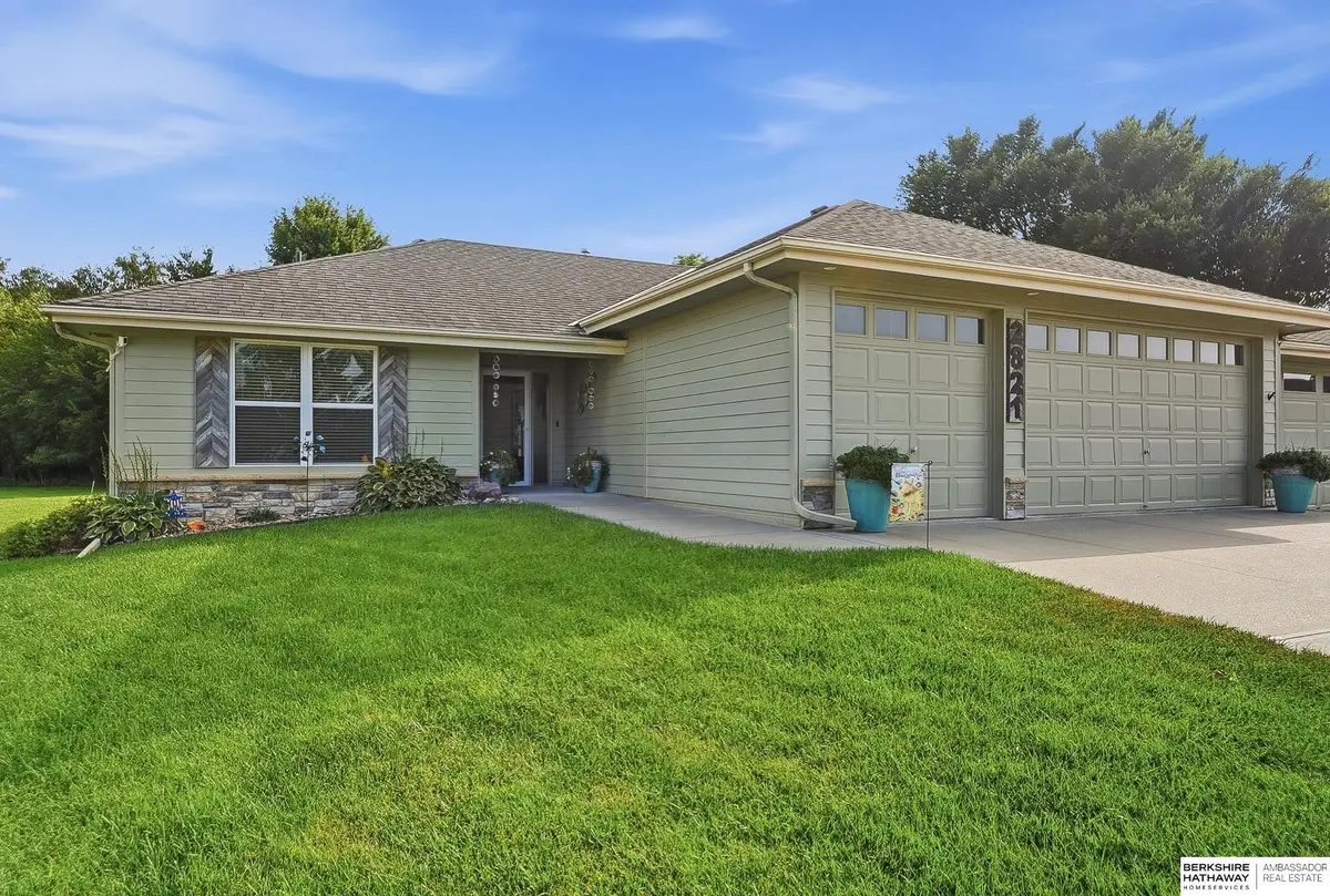 2821 Lakeside Drive, Plattsmouth, NE 68048 - #1