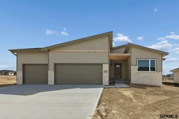 21156 Hartman Avenue, Elkhorn, NE 68022