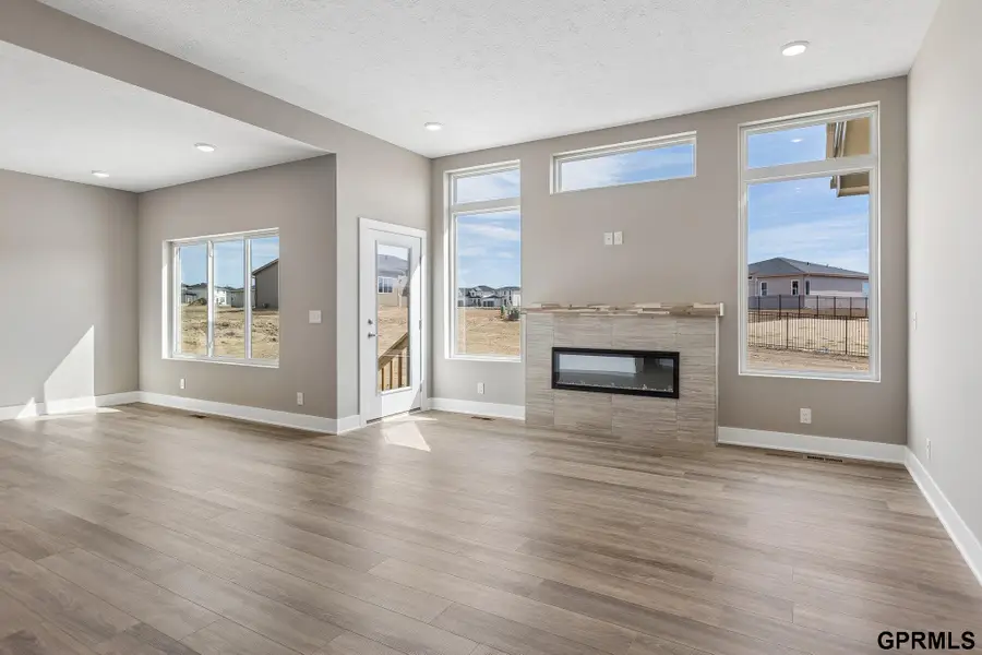 21109 Jessie Avenue, Elkhorn, NE 68022 - #2