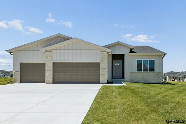 5714 Kestrel Parkway, Elkhorn, NE 68022