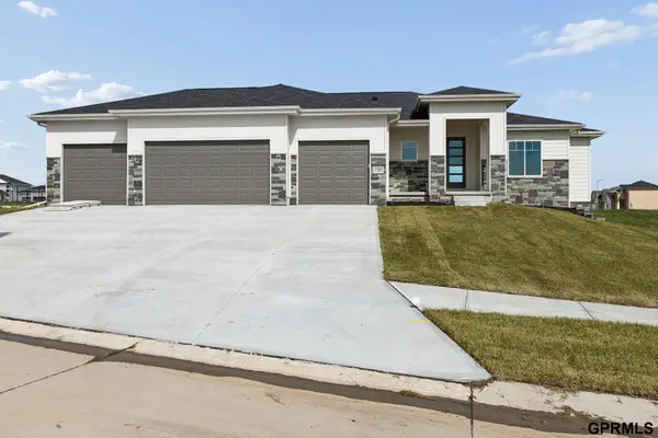 5705 N 197 Avenue, Elkhorn, NE 68022