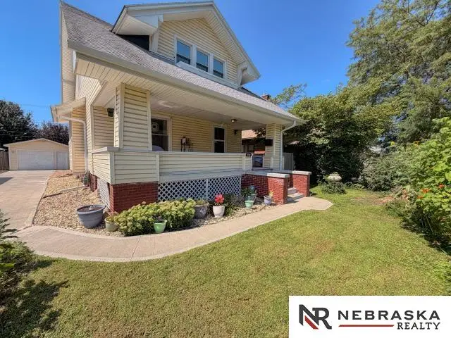 2736 Fontenelle Boulevard, Omaha, NE 68104 - #2