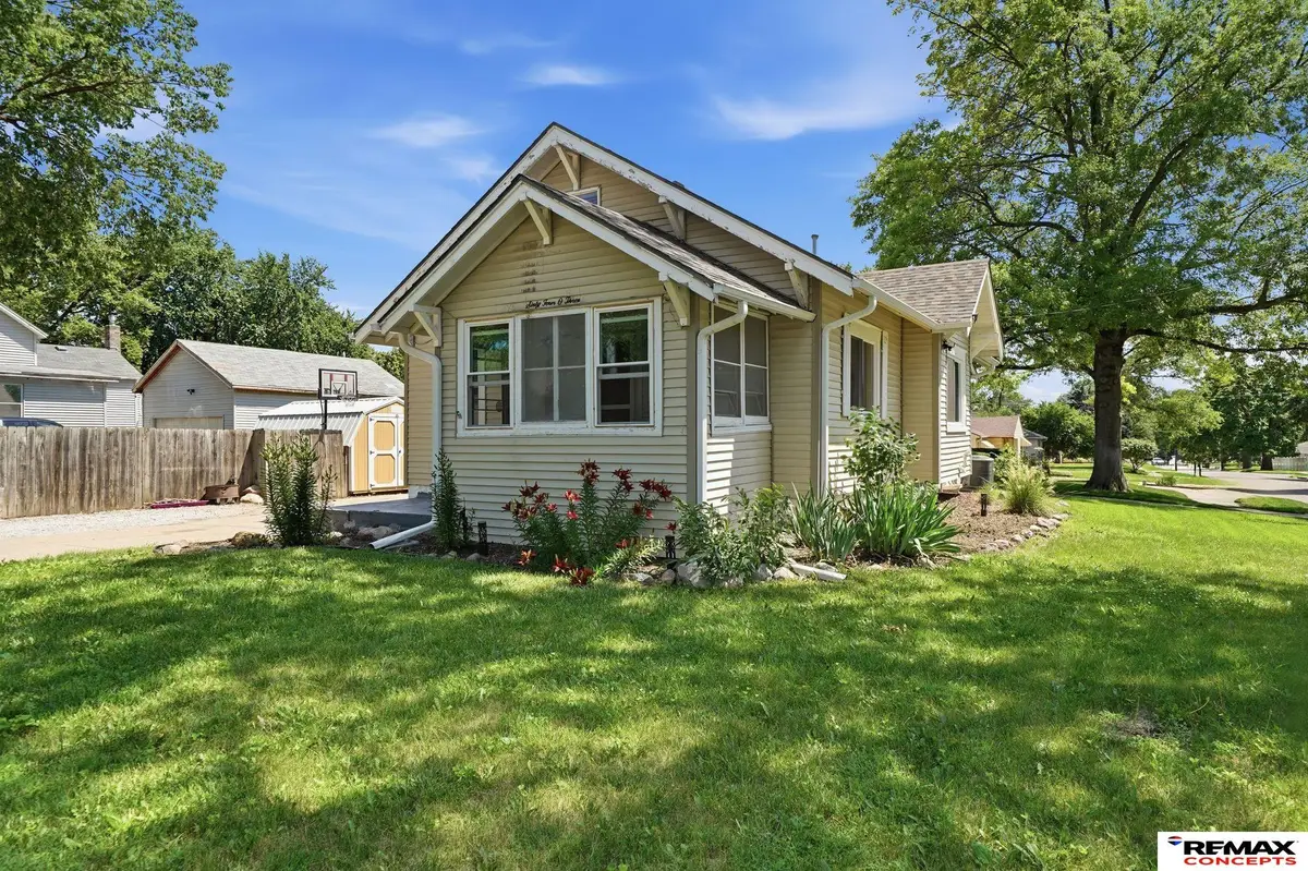 6403 Leighton Avenue, Lincoln, NE 68505 - #1