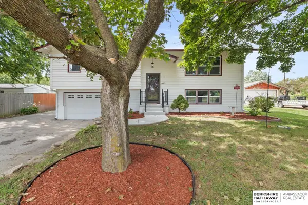 4608 N 90th Street, Omaha, NE 68134