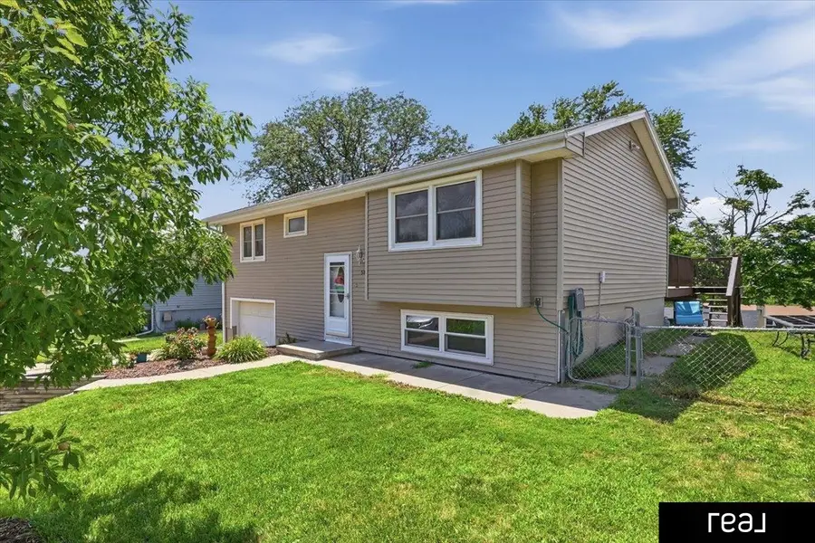 5806 S 113 Street, Omaha, NE 68137 - #3