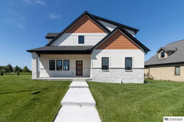 7769 S 94th Bay, Lincoln, NE 68526