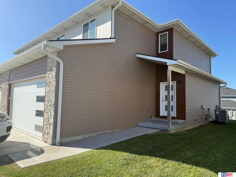 5024 W Amarillo Drive, Lincoln, NE 68528 - #2