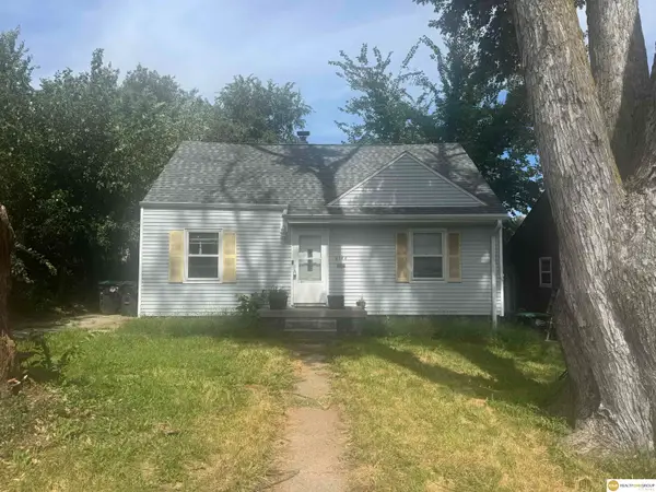 6144 Pinkney Street, Omaha, NE 68104