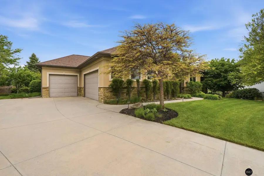 9650 Cotswold Lane, Lincoln, NE 68526 - #3