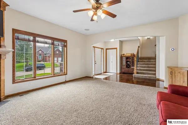 9712 S 176th Street, Omaha, NE 68136