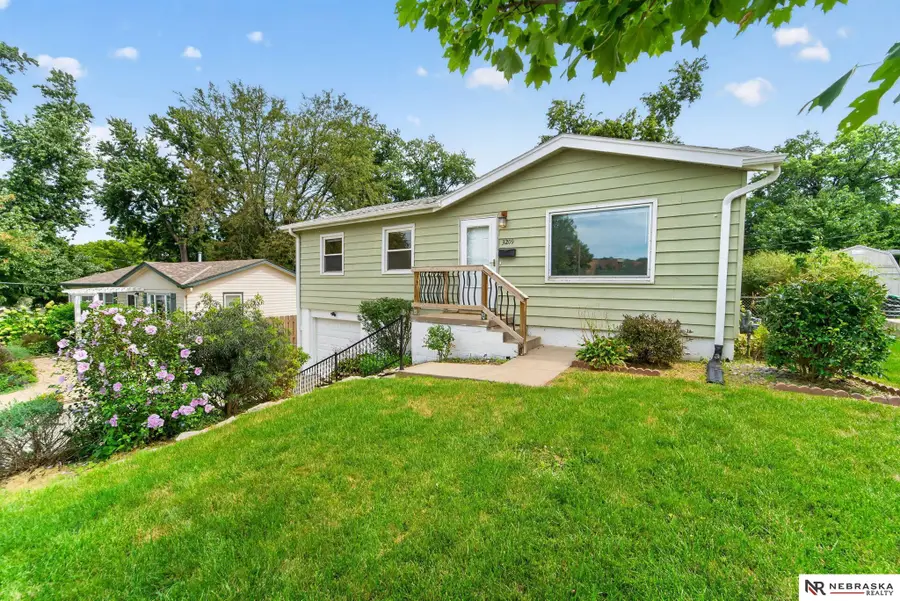 3209 S 90th Avenue, Omaha, NE 68124 - #2