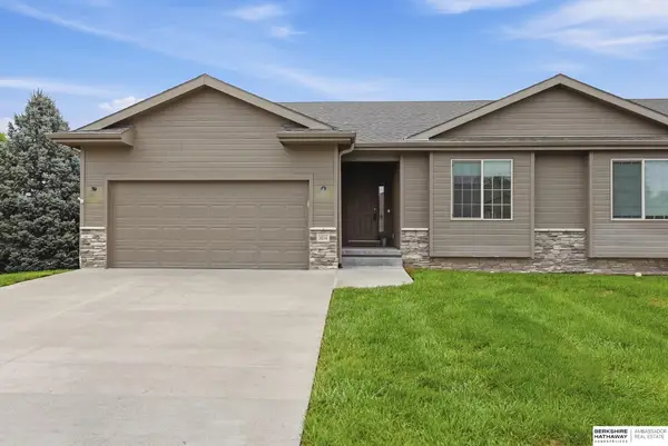 3034 Lakeside Drive, Plattsmouth, NE 68048