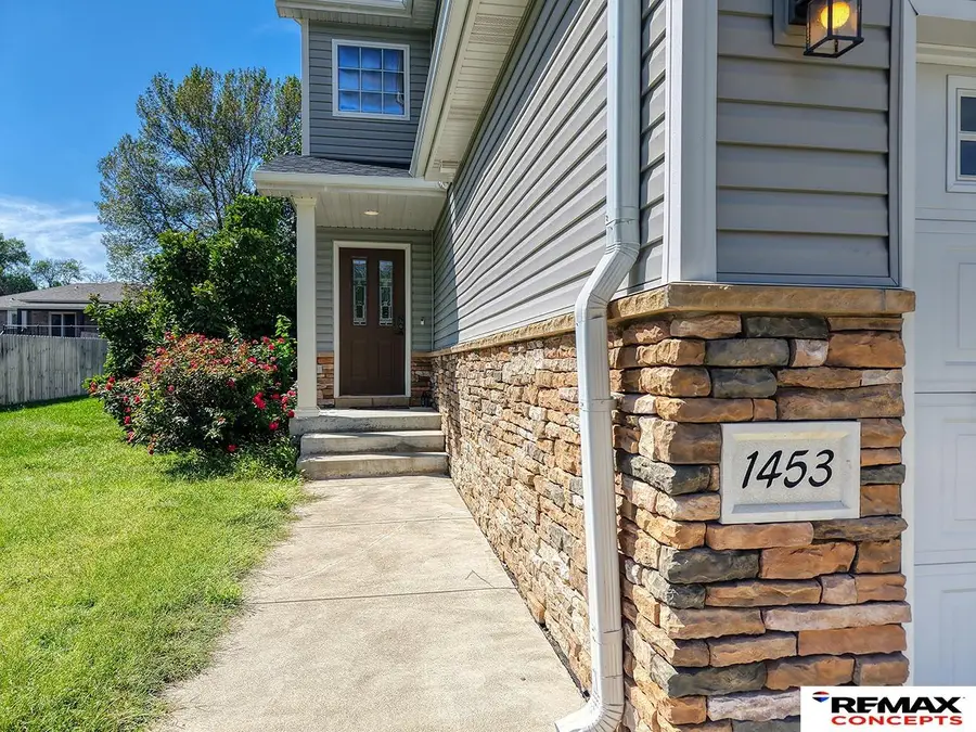 1453 N Columbia Avenue, Seward, NE 68434 - #3