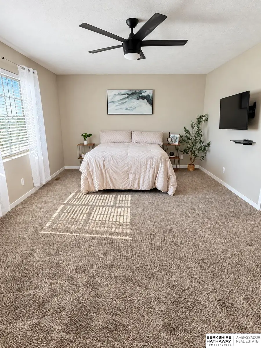 5006 W Hillsboro Drive, Lincoln, NE 68528 - #3