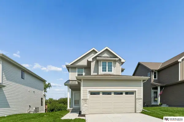 11260 Portage Drive, Papillion, NE 68046