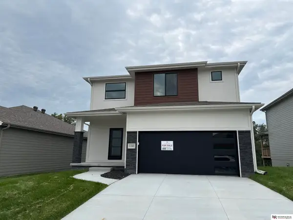 11302 Portage Circle, Papillion, NE 68046