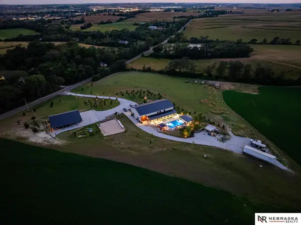 14202 Pawnee Road, Bennington, NE 68007