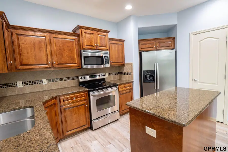 18884 Mason Plaza, Chicago, NE 68022 - #3