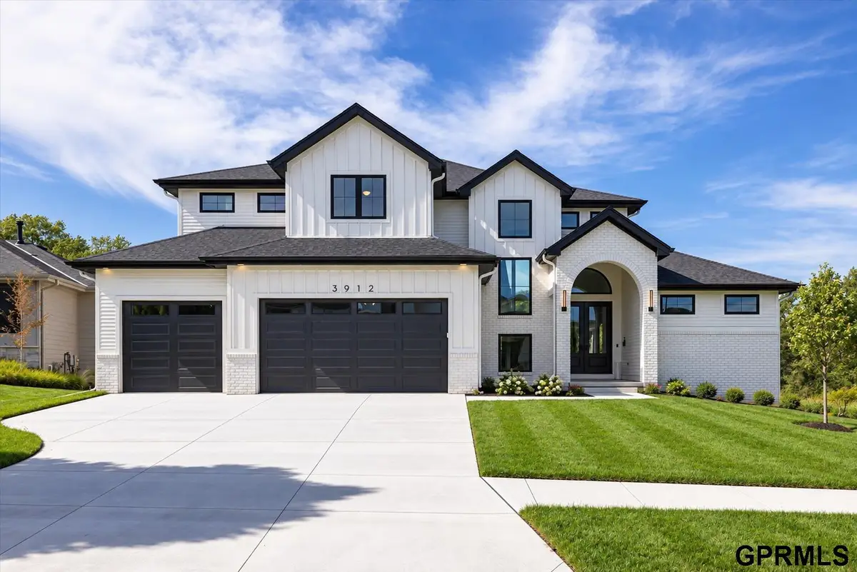 3912 S 213 Avenue, Elkhorn, NE 68022 - #1