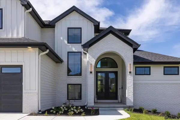 3912 S 213 Avenue, Elkhorn, NE 68022