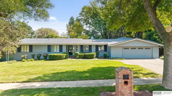 9936 Essex Drive, Omaha, NE 68114