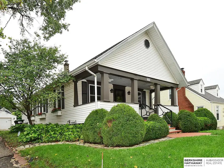 6015 Hickory Street, Omaha, NE 68106 - #2