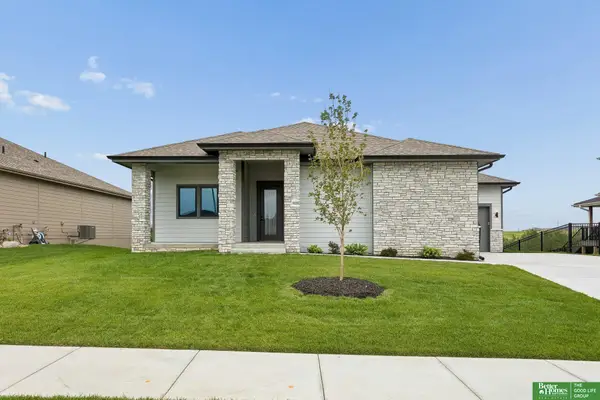 11715 S 119th Street, Papillion, NE 68046