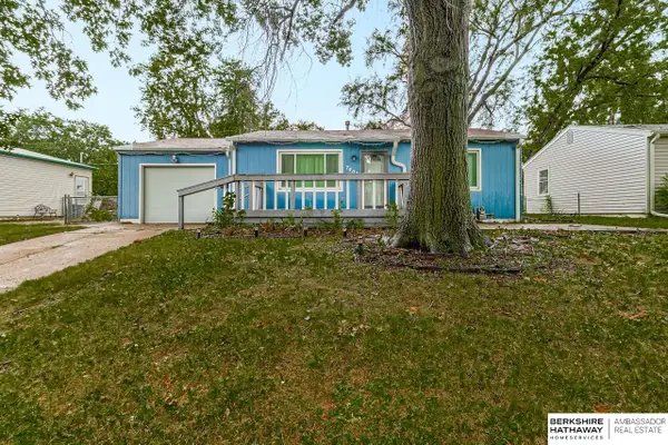 7402 S 76th Avenue, La Vista, NE 68128