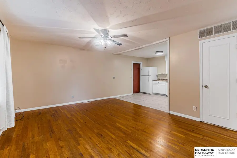 7402 S 76th Avenue, La Vista, NE 68128 - #2