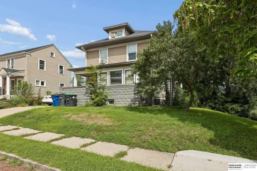 519 S 34 Street, Omaha, NE 68105 - #2