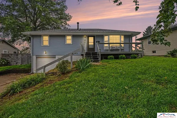 203 E 7th Street, Papillion, NE 68046