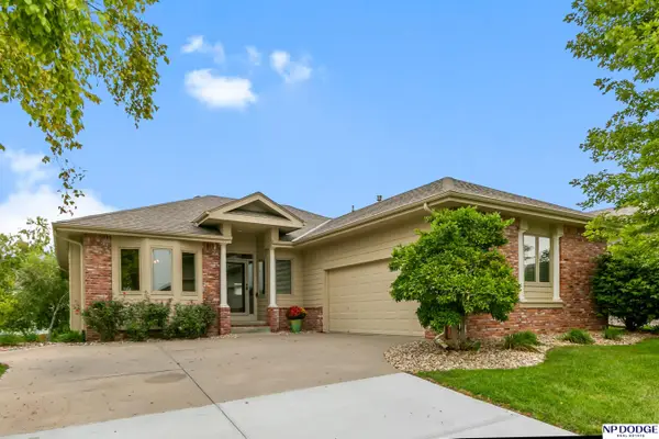 14608 Read Circle, Bennington, NE 68007
