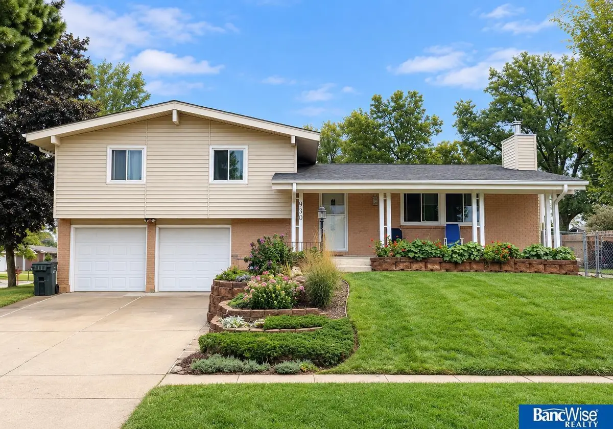 930 E Sanborn Drive, Lincoln, NE 68505 - #1