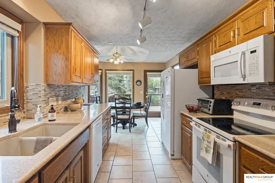 11575 Cryer Avenue, Omaha, NE 68144 - #2