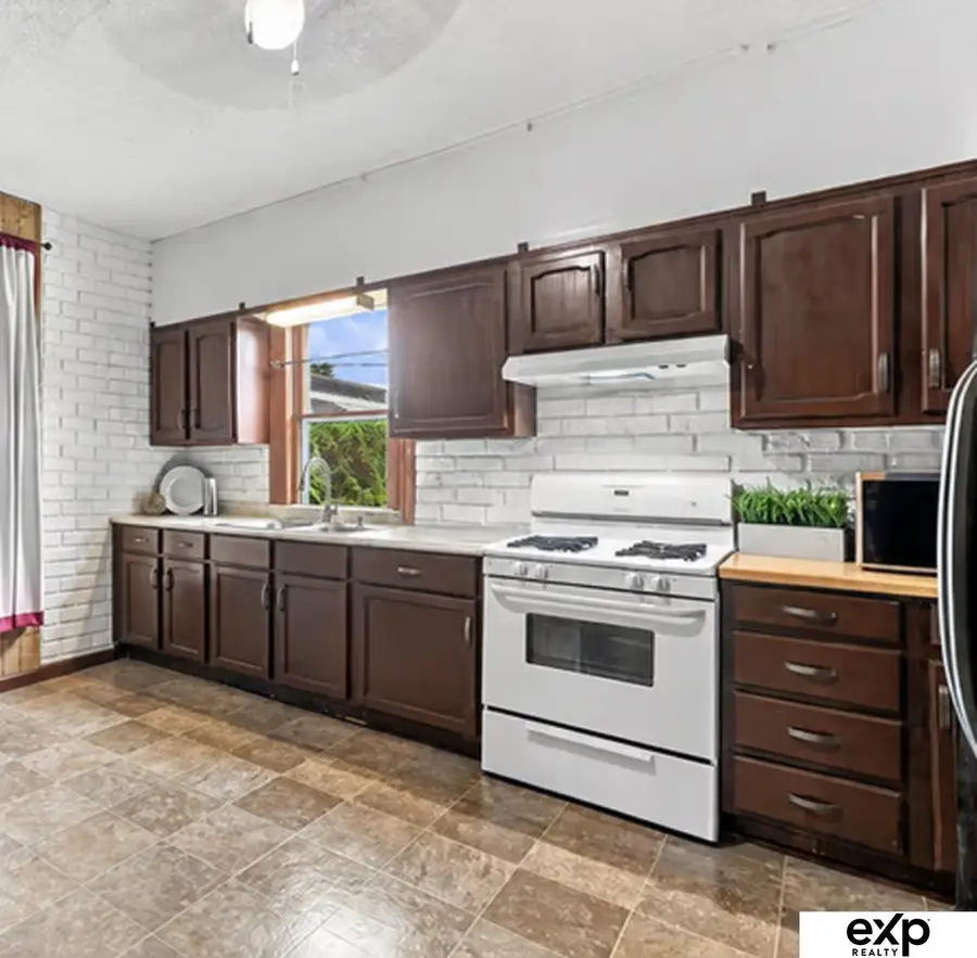 1911 W Street, Omaha, NE 68107 - #3