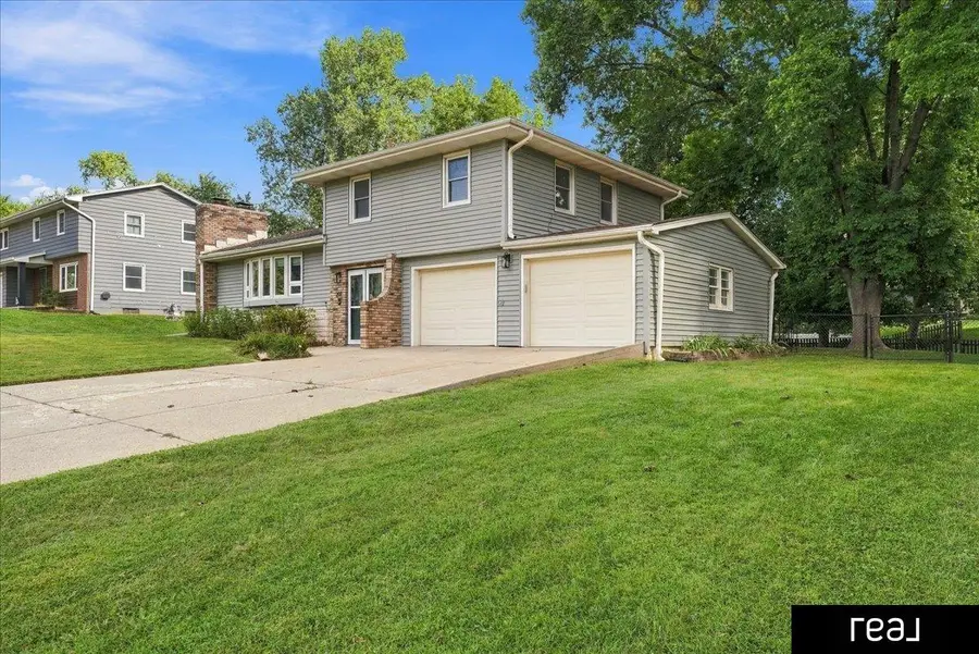 201 Lorraine Drive, Bellevue, NE 68005 - #2