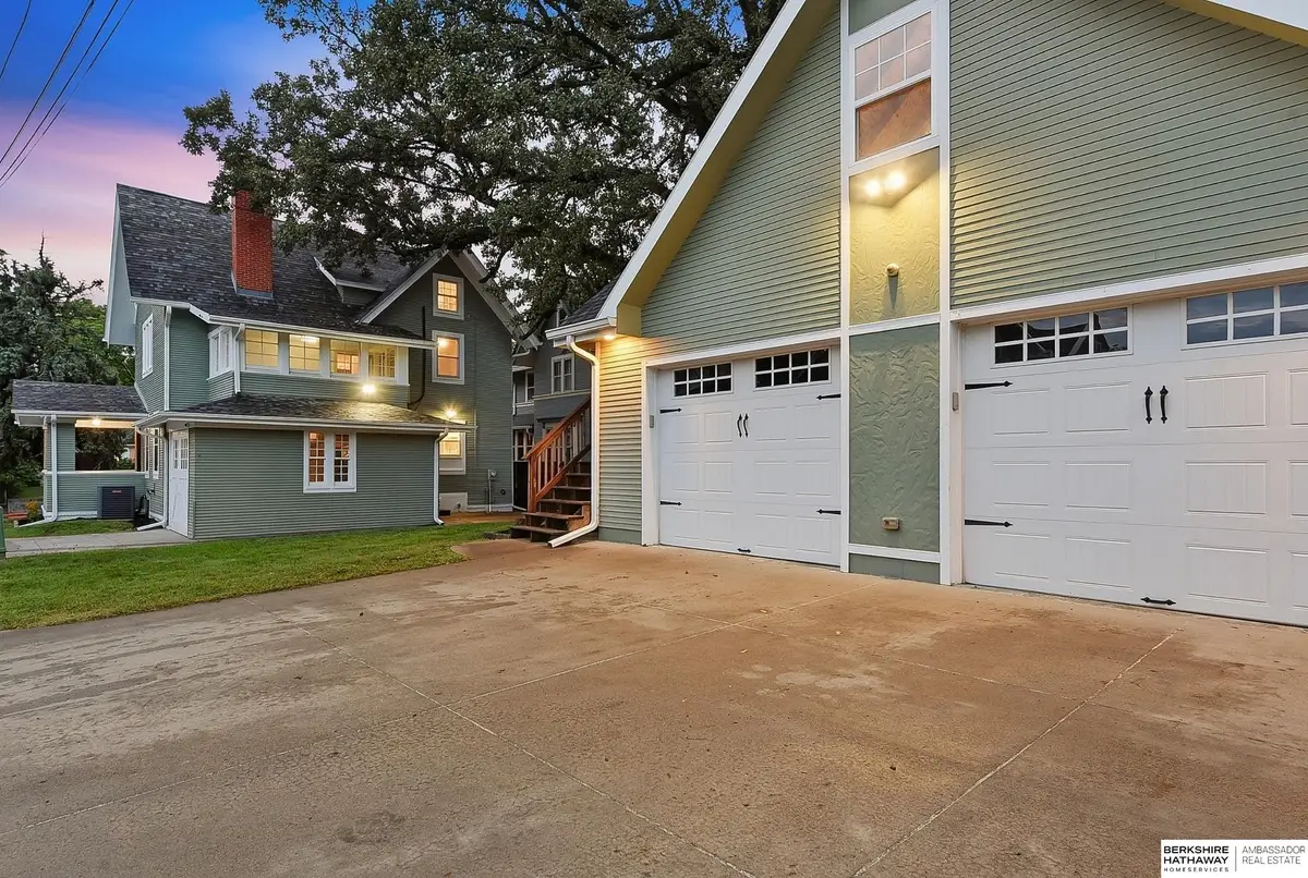 3214 Center Street, Omaha, NE 68105 - #1