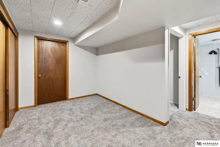 10320 Hilltop Road, Omaha, NE 68134 - #3