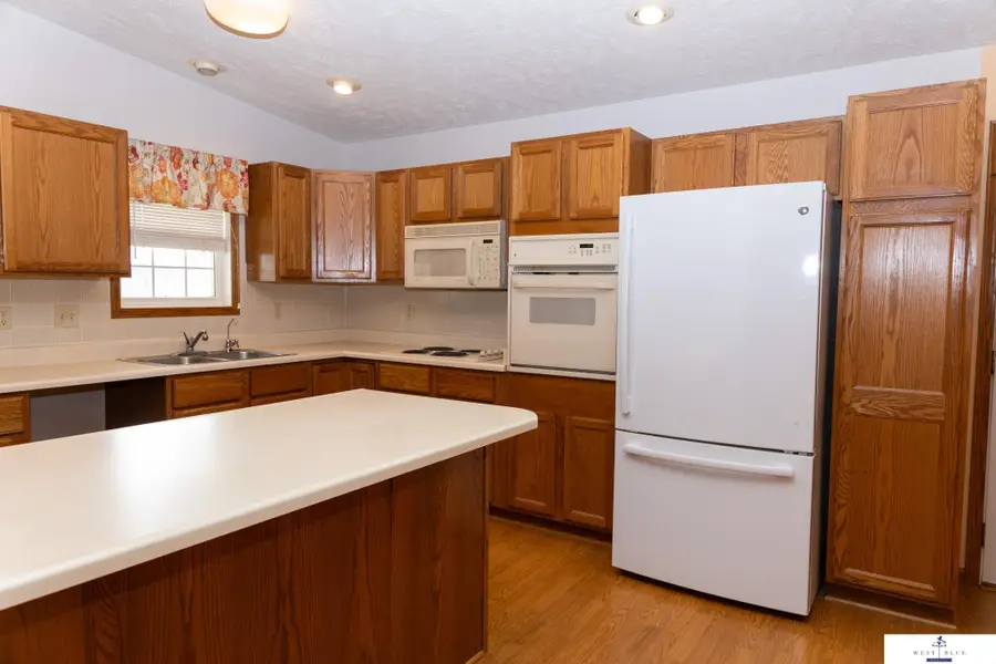 1117 N Wisconsin Avenue, York, NE 68467 - #3
