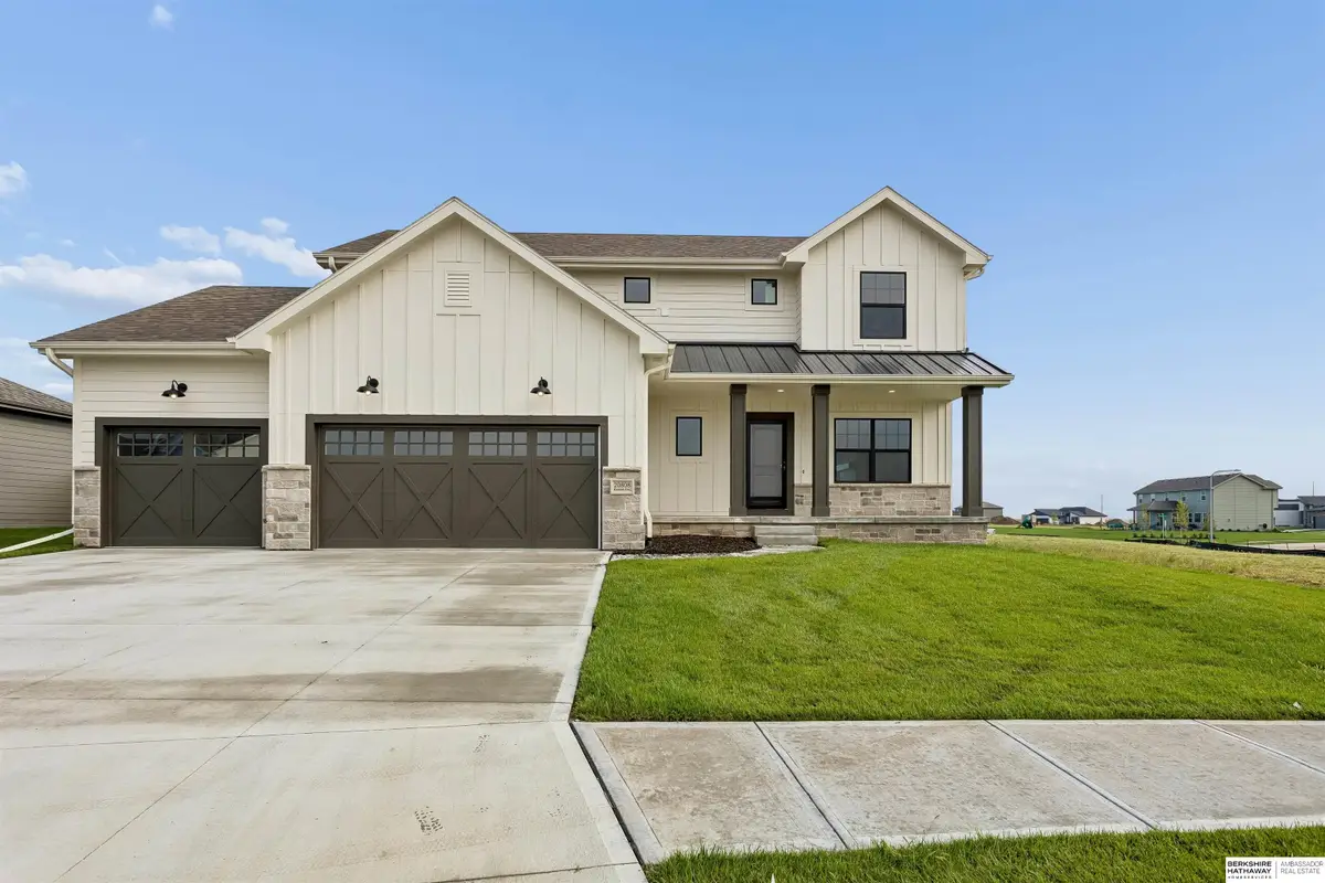 20808 Kansas Avenue, Elkhorn, NE 68022 - #1
