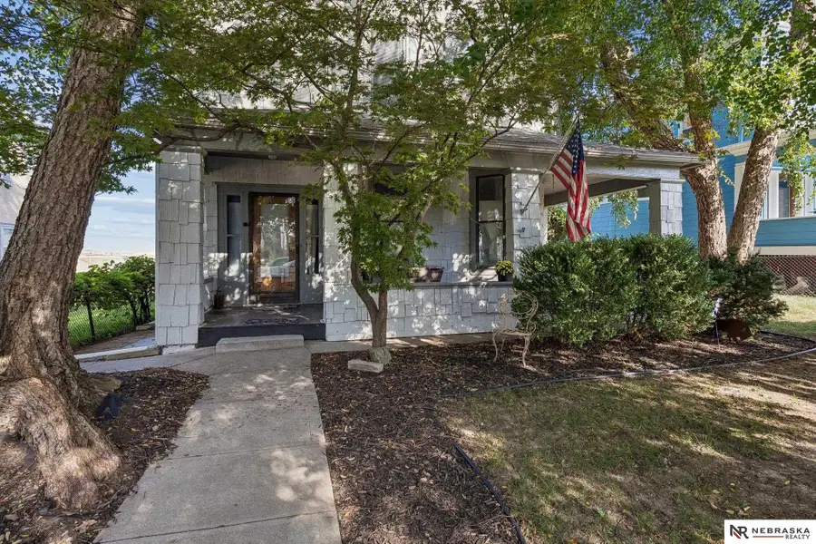 1019 S 30th Avenue, Omaha, NE 68105 - #2