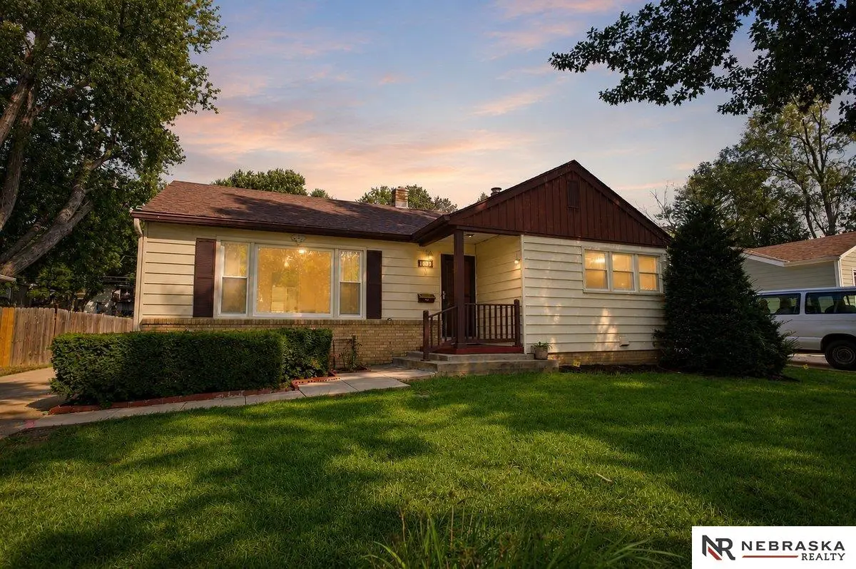 1033 N 76th Street, Omaha, NE 68114 - #1