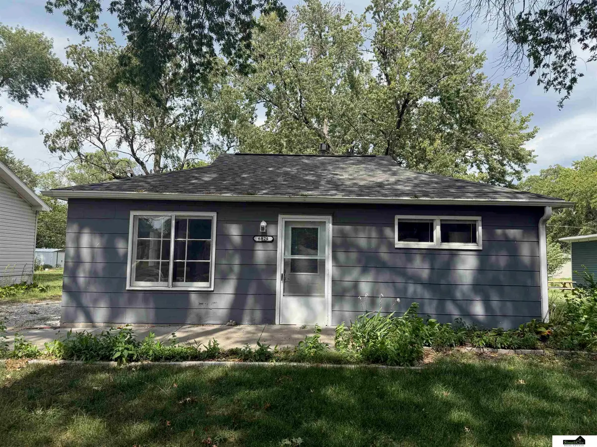 6824 Logan Avenue, Lincoln, NE 68526 - #1
