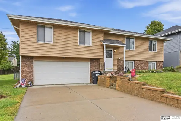 2703 N 113 Street, Omaha, NE 68164