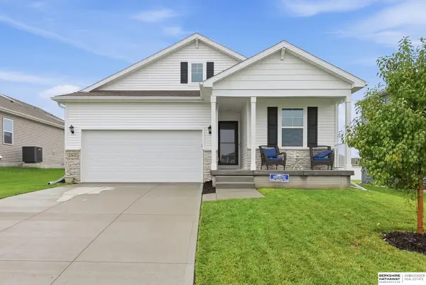 11615 Port Royal Drive, Papillion, NE 68046