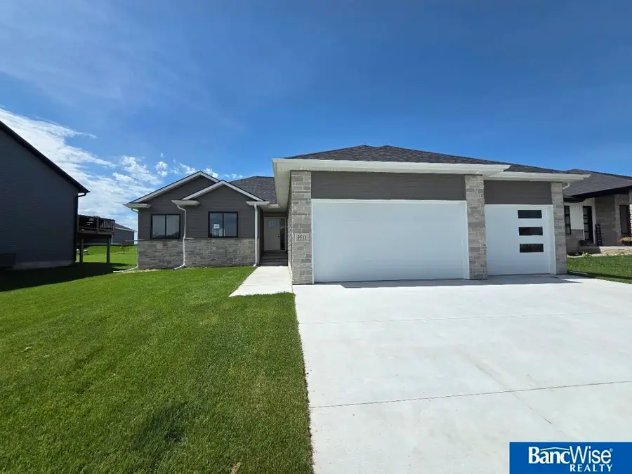 9511 Dalton Drive, Lincoln, NE 68516 - #2