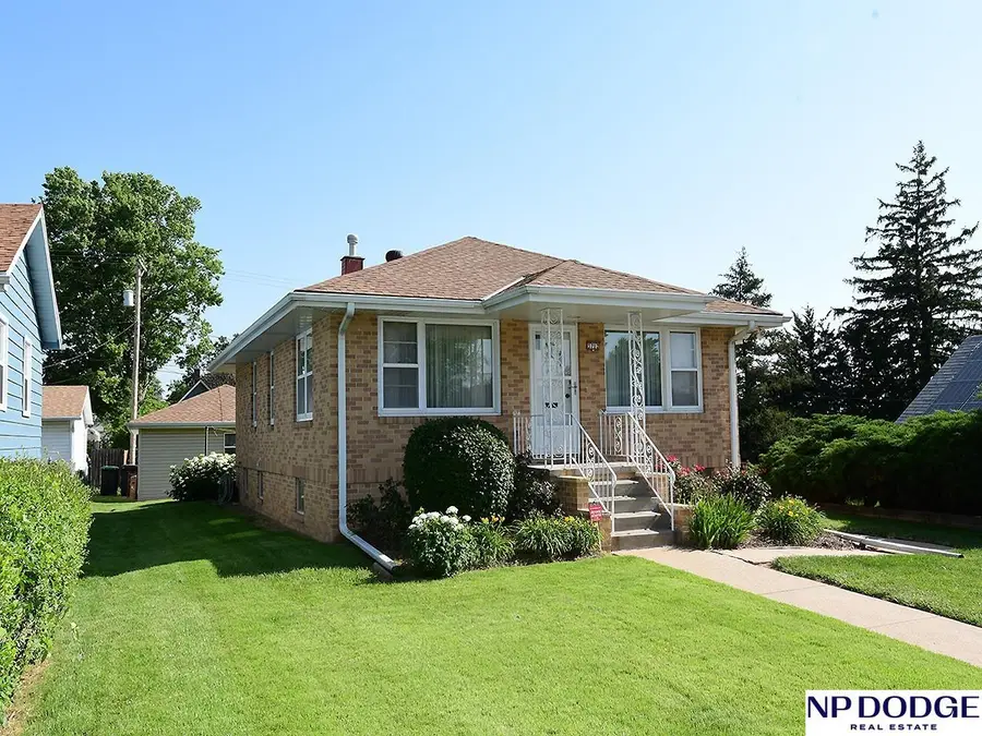 3712 Y Street, Omaha, NE 68107 - #2