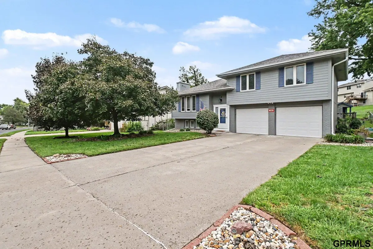 1005 Overland Trail, Papillion, NE 68046 - #1