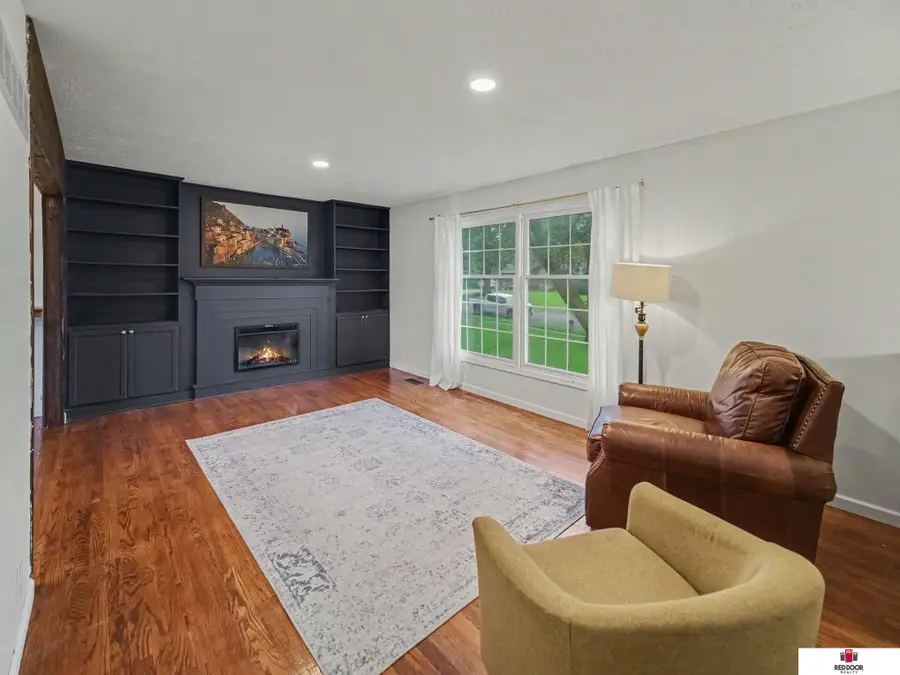 510 Leavitt Lane, Lincoln, NE 68510 - #3